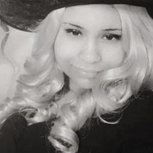 Meet your Posher, Serina